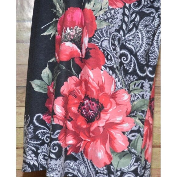 Alfred Dunner Ladies M Knit Top Tunic Black & Red Floral V-Neck Pullover Blouse - Picture 6 of 11